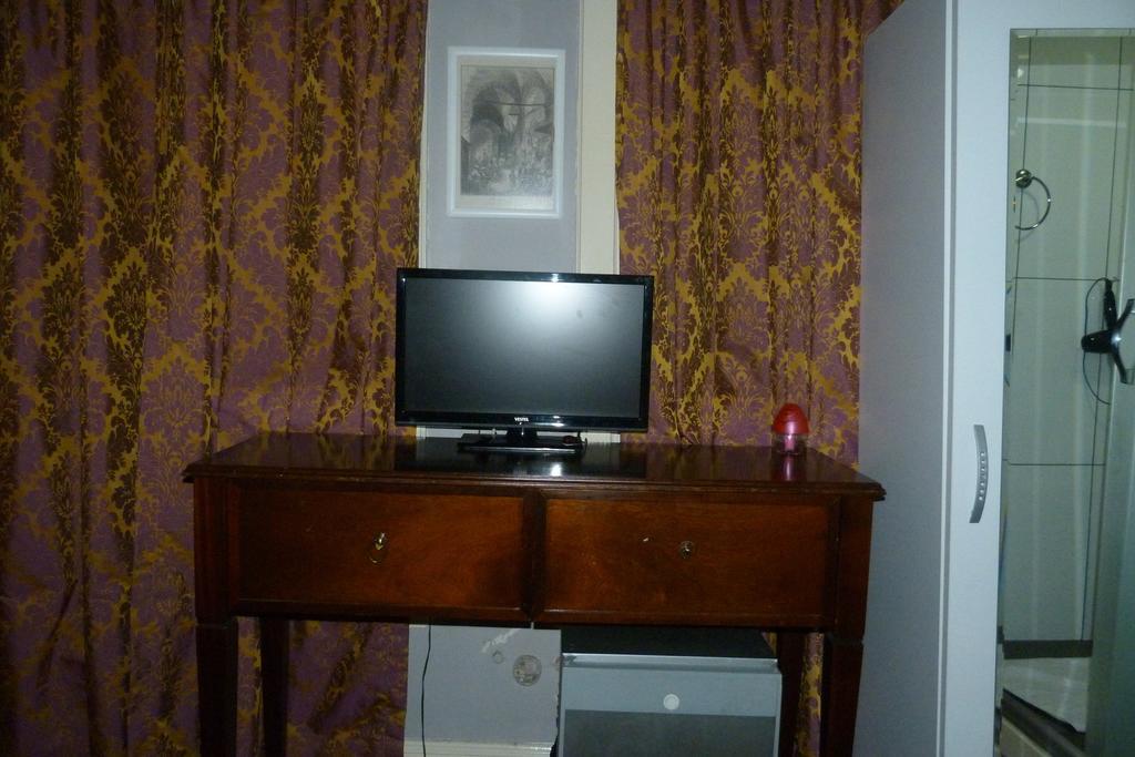 Eagles Budget Home Istanbul Room photo
