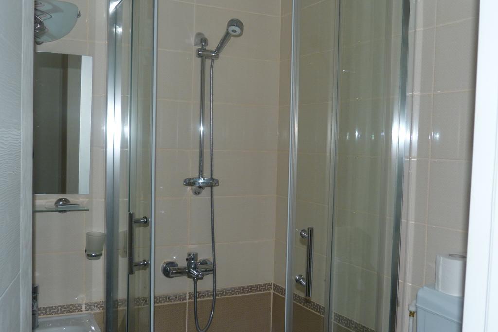 Eagles Budget Home Istanbul Room photo